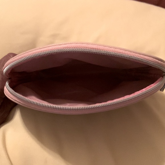 NWOT sparkly/silver cosmetics case - Picture 4 of 5